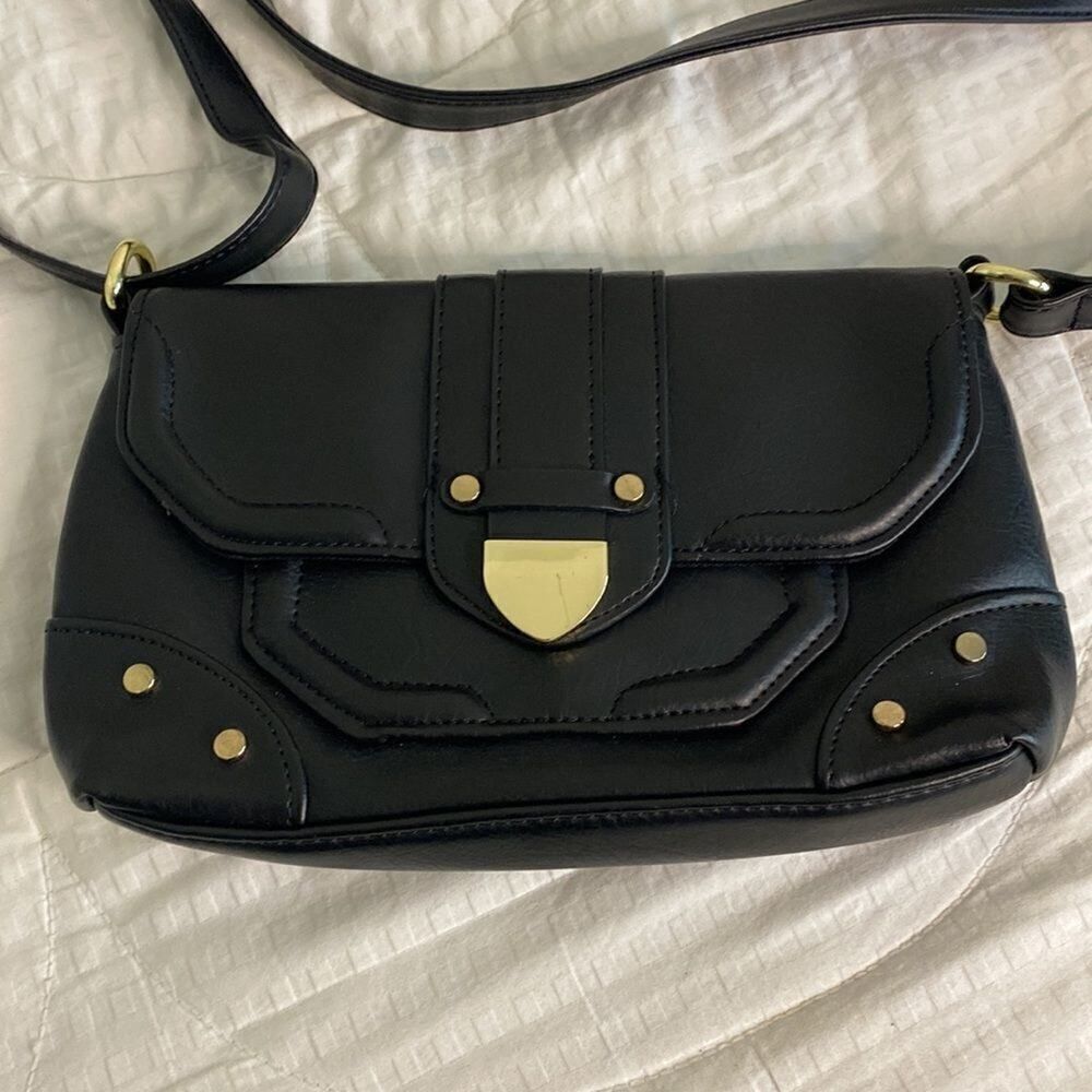 Nine West Black Bag. Like New Condition. See video.